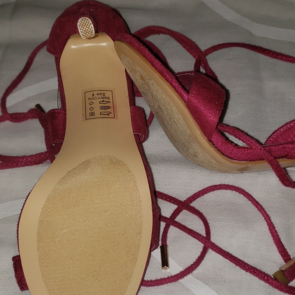 High heels - Picture 2 of 2